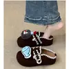 Pantuflas Casuales Cerradas Lindas de Dibujos Animados de Otoño para Mujer 2026 Nuevas Versátiles Pantuflas de Suela Gruesa que Hacen que los Pies Parezcan Más Pequeños, Estilo Birkenstock