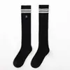 Meias levemente modeladoras, de comprimento até o tornozelo, em estilo outonal e preppy, com design texturizado, feitas de algodão penteado, com propriedades antiderrapantes e detalhes bordados, adequadas para uniformes JK