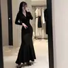 Vestido Largo de Lujo Estilo Puro Deseo Sexy Ceñidor de Cintura que Realza las Caderas Cola de Pez de Manga Larga para Mujer Otoño Plisado Adelgazante Vestido de Cuello en V