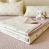 Conjunto de Colcha Acolchoada Classe A com Três Peças, Universal para Todas as Estações, Lençol de Cama Tatame Acolchoado Antiderrapante, Protetor de Cama, Capa de Cama Tatame