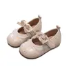 Sapatos de Couro com Laço para Meninas Estilo Primavera e Outono Solado Macio Sapatos Mary Jane Sapatos de Princesa Sapatos Individuais para Bebês de 3 a 6 Anos Novo Estilo 2026