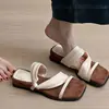 Primer Encuentro con las Sandalias de Cuña Dos Vías Block de Color Off-White para Mujer, Adecuadas para Usar en Verano con Faldas, Sandalias Slip-On de Punta Cuadrada