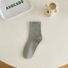 Calcetines de color sólido para mujer de otoño e invierno, calcetines de confinamiento de color crema a juego para los ojos hechos a mano de estilo coreano, calcetines sueltos de media caña de algodón, calcetines para mujeres embarazadas