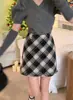 Falda de Lana a Cuadros Vintage para Mujer Otoño Estilo Coreano 2024 Nueva Talla Grande Cintura Alta Adelgazante Línea A Cadera Falda