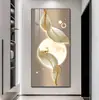 Pintura decorativa de estilo chino de lujo ligero para el recibidor, con un pino dando la bienvenida a los invitados, colgada directamente frente a la puerta, adecuada para el pasillo o el corredor