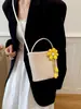 Bolsa Feminina Transfronteiriça Grande Capacidade Bolsa de Ombro Único Bolsa Tote Feminina para Férias na Praia Henggeng Novo Estilo Versátil para o Dia a Dia Bolsa Quadrada Pequena