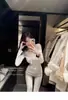 8728 # Camiseta Feminina Manga Longa Gola V Nova Estilo Desejo Puro com Renda nas Costuras, Corte Justo, com Bojo Integrado