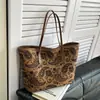 Bolso Transfronterizo de Ante para Mujer, Gran Capacidad, Nuevo Bolso de Hombro Retro Otoño e Invierno 2025, Bolso Tote para Clase de Estudiante Universitario