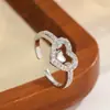 Colección de Anillos de Latón Plateado con Circonita de Moda Más Vendidos, Anillos de Plata de Lujo Ligero Transfronterizos, Versátiles para el Uso Diario