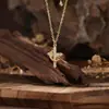 Pingente de colar de prata pura S925 com cruz e coroa Yinyiyuantong, corrente de clavícula francesa de luxo leve criativa e elegante para mulheres