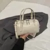 Bolsa Boston Versátil de Alta Moda, Bolsa de Ombro Simples Brilhante Estilosa de Luxo Leve, Bolsa Transversal Personalizada Feminina 2025
