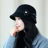 Novo chapéu de lã para equitação de outono e inverno para mulheres com laço, vintage elegante, afina o rosto, chapéu bucket moderno, chapéu de proteção solar