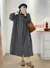 Ropa Otoño e Invierno 2025 Estilo Japonés Cardigan de Cuello Alto a Cuadros para Mujer Vestido Holgado de Longitud Media Grande Tendencia al por Mayor