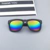 Gafas de sol al por mayor, gafas de sol para hombres y mujeres, montura cuadrada, película de color, cara redonda, gafas de moda, montura de PC, gafas en stock, venta al por mayor
