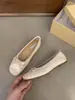 Zapatos planos, pequeños y elegantes para mujer, nueva colección primavera/otoño 2024, bailarinas rojas de primavera, estilo francés, zapatos de noche suaves y elegantes