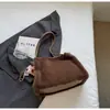 Bolsa de Pelúcia Outono e Inverno 2026 Nova Versátil Fashion Tendência Bolsa Tote de Ombro para Mulheres