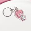 Llavero acrílico con forma de corazón de niña japonesa, diseño creativo a juego, ideal como regalo pequeño.