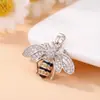 Colgante transfronterizo personalizado de abeja e insectos coloridos, accesorios de joyería DIY, versátiles y únicos, accesorios de cobre de nicho incrustados con circonita