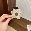 Presilha de Cabelo Flor de Cinco Pétalas Rede Strass Girassol Presilha Preta Toque Avançado 2024 Nova Presilha Tubarão