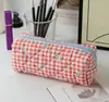 Estuche para lápices con lazo para estudiantes, pequeño y fresco, bolsa de cosméticos de gran capacidad, portátil y suave.