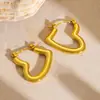 Pendientes Geométricos de Corazón de Acero de Titanio Chapados en Oro de Lujo Ligero a la Moda para Mujer, Diseño de Nicho con un Toque de Alta Gama, Pendientes de Presión de Aceite que No se Desvanecen