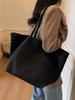 Bolsa Tote de Lona Casual de Grande Capacidade com Letras para Mulheres 2025 Novo Estilo Roupa de Trabalho Simples para o Trabalho Bolsa de Ombro de Alto Valor