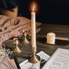 Candelabro de aluminio y latón de estilo europeo para bodas, mesas románticas a la luz de las velas, mesas de comedor de hierro con patas altas y adornos sencillos.