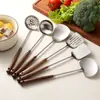 Espátula de Aço Inoxidável 304 com Cabo de Madeira Nogueira Estilo Japonês Conjunto de Utensílios de Cozinha Colher Espátula para Cozinha Doméstica Frigideira Concha para Sopa