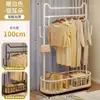 Perchero de pie de lujo ligero personalizado para dormitorio, perchero de metal con ruedas y cesto para ropa sucia, estante de almacenamiento de pie para uso doméstico