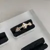 Anel de Renda com Diamantes Cintilantes Estilo Frio Retrô Vazado Leve Luxo Temperamento Nicho Socialite Doce Francês Totalmente Diamantado Alto Padrão