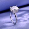 Anillo de Diamante Mujing Jewelry Rectangular Pagoda Coche Plano 8*10 Diamante de Alto Carbono 4 Quilates Clúster de Lujo Plata de Ley 925 Anillo de Diamante Europeo y Americano