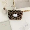 Bolsa de Maquiagem de Pelúcia com Estampa de Leopardo e Bolinhas Bolsa de Armazenamento Portátil para Viagem de Mão para Mulheres Porta-moedas de Grande Capacidade Bolsa Interna de Mão