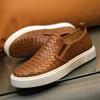 Zapatos de hombre de estación europea, mocasines tejidos de cuero transpirable de verano, zapatos casuales de pedal para hombre de la marca Tide, una generación de cabello