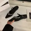 Primer Encuentro Temporada Mocasines Cerrados con Pedrería Plateada Zapatos de Mujer para Uso en Exteriores Primavera/Verano 2026 Mary Jane Francés Elegante