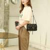 Bolso acolchado de mujer moderno y elegante, estilo coreano 2026 Verano, Bolso cuadrado pequeño con hebilla simple de flor de ciruelo, Bolso de cadena para un solo hombro y cruzado, de moda