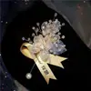 Boutonnière de Casamento de Alta Qualidade Coreana Linda para o Noivo, Corsage de Pulso para a Noiva com Fio de Seda e Cristal, Arranjo de Flores de Mão para Grupo de Madrinhas, Estúdio de Fotografia