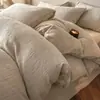 Juego de Ropa de Cama Grueso Tallado de Leche de Cuatro Piezas para Otoño e Invierno Sábana Cálida Funda Nórdica Faldón de Cama Dormitorio Principal Sencillo con Sensación de Alta Gama Ropa de Cama