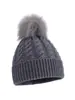 Novos estilos de outono e inverno de gorros infantis de tricô trançado, disponíveis na Amazon para vendas transfronteiriças, em cores sólidas com pompons, proporcionando calor e proteção contra o vento