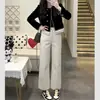 Nueva Chaqueta Corta Redonda Simple y de Moda Otoño 2026 con un Corte Elegante y Adelgazante, Perfecta para Figuras Pequeñas, Juvenil y Versátil