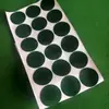 Todos los accesorios de billar están completamente disponibles, incluyendo lijas de plástico perforadas, herramientas de reparación de puntas de cobre, prensadores de puntas y soportes altos/bajos.