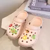 Lindos zuecos de moda para mujer para estudiantes, adecuados para usar al aire libre, con un diseño juvenil, sandalias de verano cerradas para la playa, zapatos de pareja para hombre