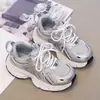 Zapatos de papá para niños Otoño Nuevo Estilo Unisex Malla Transpirable Zapatos Deportivos Suela Suave Antideslizantes Zapatos para Niños Estudiante Zapatos Blancos