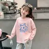 Camiseta base de algodón puro con estampado de dibujos animados para niños, top de moda, nuevo estilo primavera y otoño 2026, camiseta elegante de manga larga para niñas
