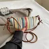 Moda de Verano Bolso Tejido de Paja con Rayas Arcoíris para Mujer 2026 Nuevo Estilo Coreano Elegante Bolso Dumpling Bolso Cruzado de Playa