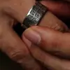 Anillo Exquisito Versátil Simple de Gama Alta Hecho a Mano Estilo Chino Vintage para Hombres Jóvenes