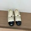 Sapatos Mary Jane Patchwork Brancos com Aumento de Altura Oculto para Mulheres, Novos Sapatos de Festa Estilo Francês Inspirados em Chanel Primavera/Verão 2026