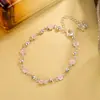 Pulsera Flor de Durazno Pequeña: Lujo Ligero, Sensación de Alta Gama, Moderno y Exquisito, Diseño de Flor de Durazno Rosa, Joyería de Mano Versátil y Sencilla para Mujeres