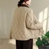 Toma real 2026 Madre de mediana edad Chaqueta ligera acolchada de diamante de algodón Otoño Invierno Bloque de color Cuello Ropa exterior para mujer Holgada Casual Corta Chaqueta acolchada