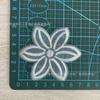Pieza de flor hexagonal de organza blanca de 7 cm aplique para ropa parche bordado diy accesorios flor pegatinas de tela bordada