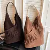 Bolsa Retro de Camurça com Franjas para Mulheres 2025 Nova Moda Grande Capacidade Bolsa de Ombro para Axila Bolsa de Ombro para o Dia a Dia